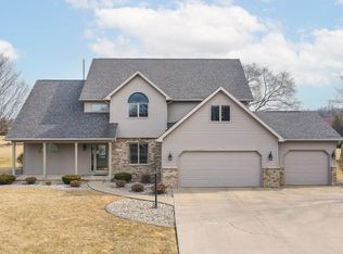 46 Overland Trl, Oshkosh, WI 54904