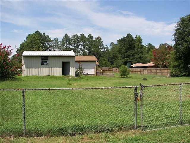 2nd image of 213 W Elm Creek Dr