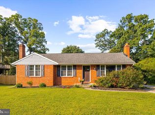 8028 Woodholme Cir, Pasadena, MD 21122