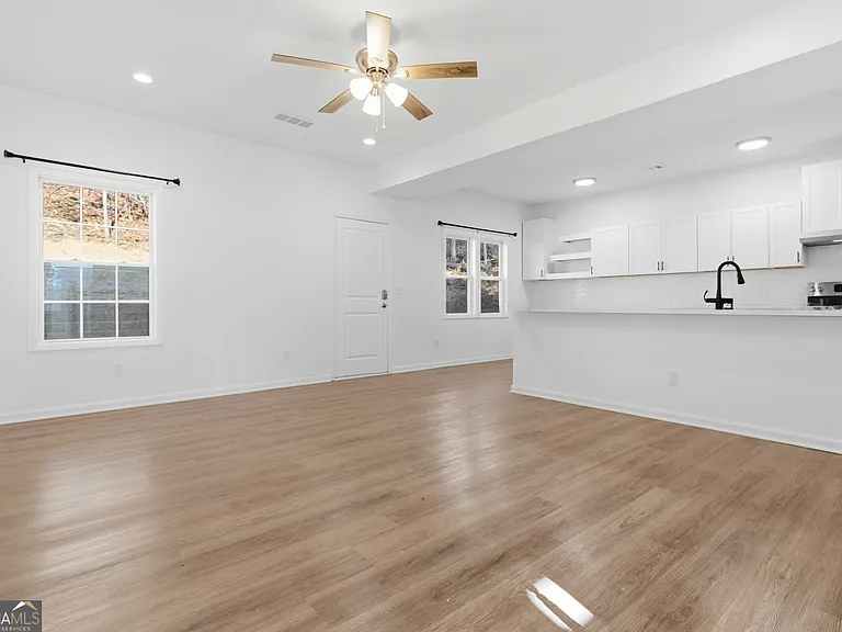 6938 Shadow Ridge Ln — Photo 8