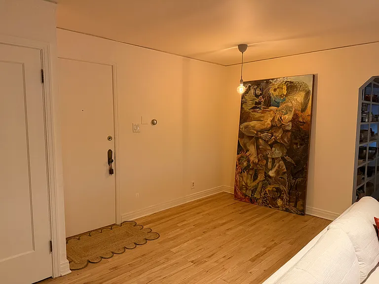 view of the front door