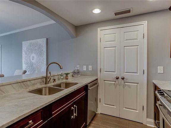 4th image of 3481 Lakeside Dr NE APT 1807
