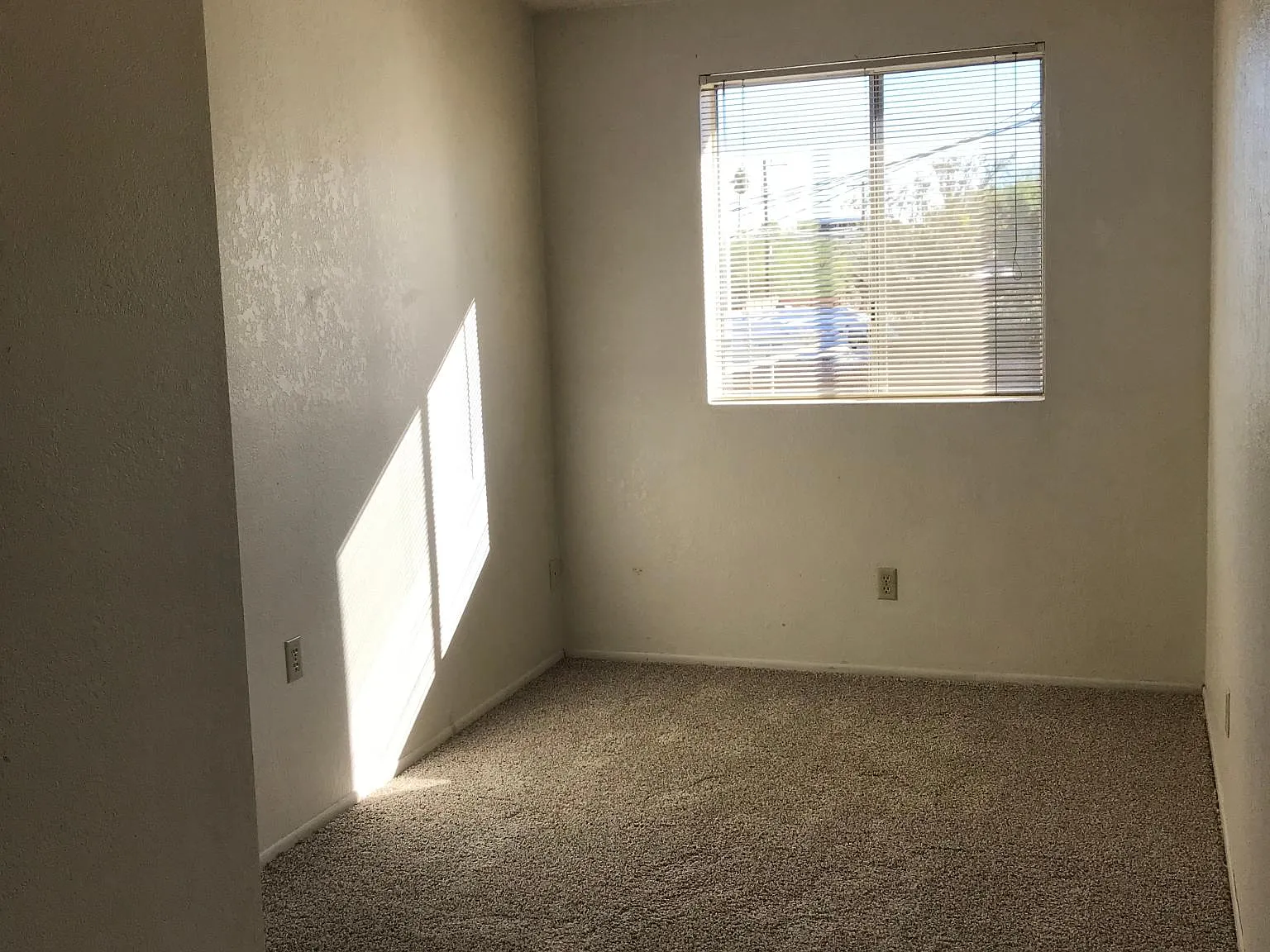 2 bed, 1.5 bath, 900 sqft, $1,195 — Photo 4