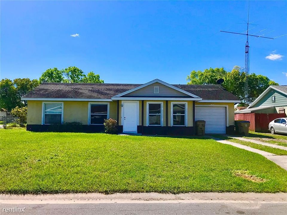 1st image of 824 Aspenwood Cir