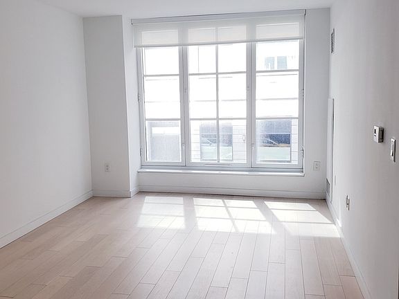 4th image of 535 W 43rd St #3O