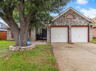 1105 Middlebury Ln, Euless, TX 76040