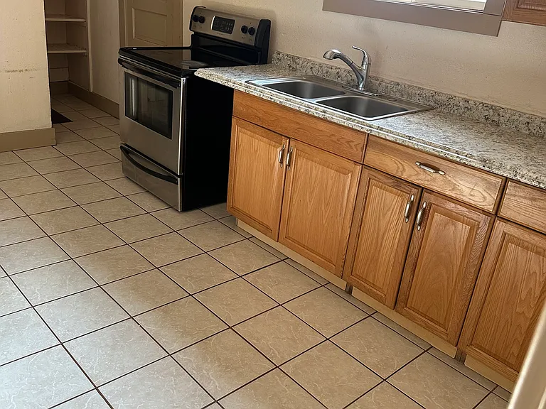 1434 Normal Ave — Photo 3