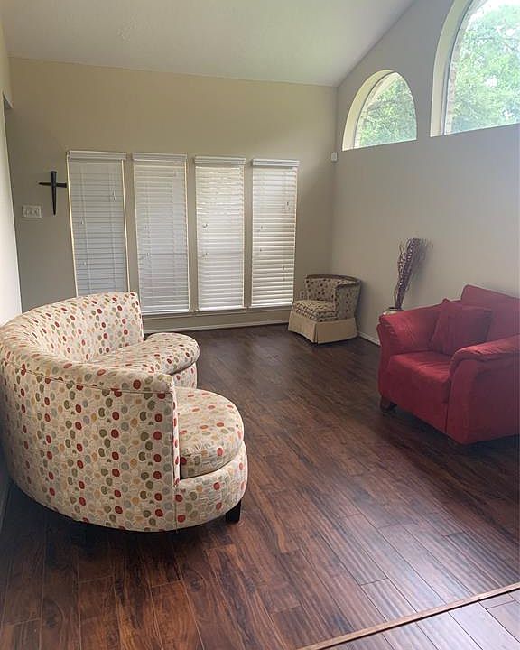 1st image of 1519 Briarbank Dr