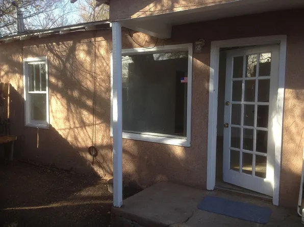 163 Riverside Dr SW, Albuquerque, NM 87105