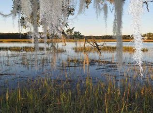 1083 Otter Cir, Beaufort, SC 29902