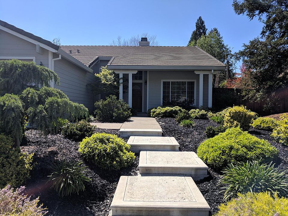 2nd image of 512 Rockport Cir