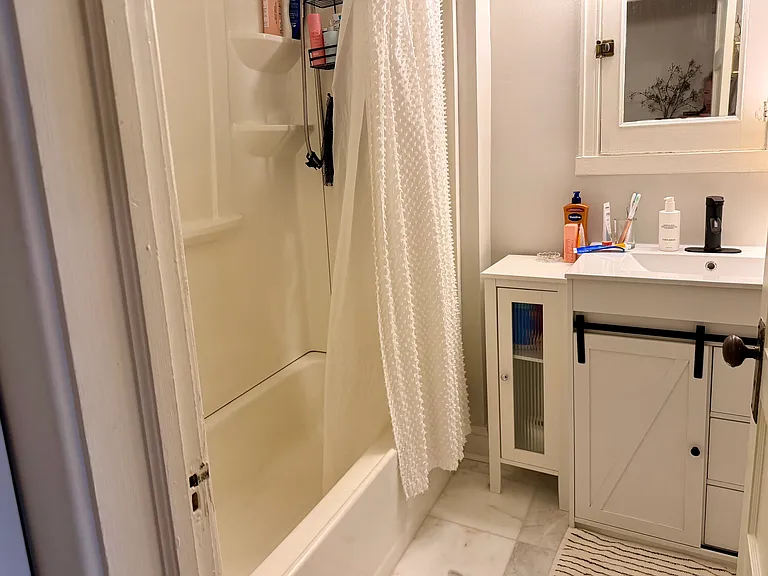 422 W Clifford St #1 — Photo 11