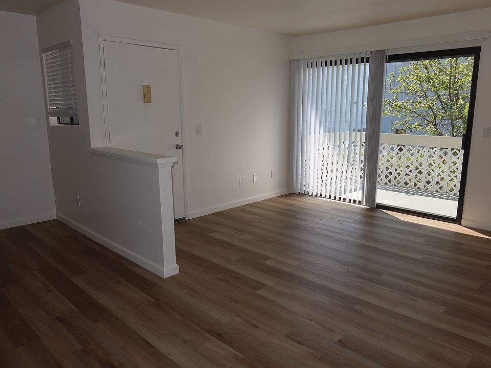 1st image of 14151 Flower St #G