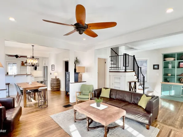 207 Fairlawn Rd, Saint Matthews, KY 40207