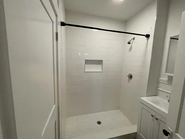9 Sumner Sq #2 — Photo 3