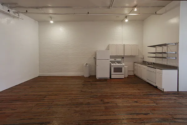 Rented by Tabak Real Estate | media 3