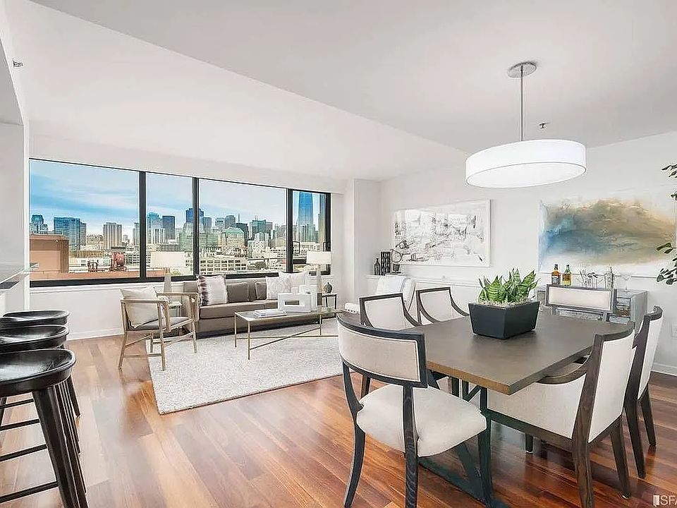1st image of 260 King St Unit 1005