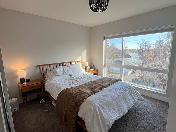 3rd image of 5559 W 10th Ave