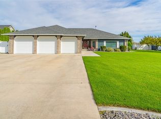 821 S Sand Dunes Rd, Moses Lake, WA 98837
