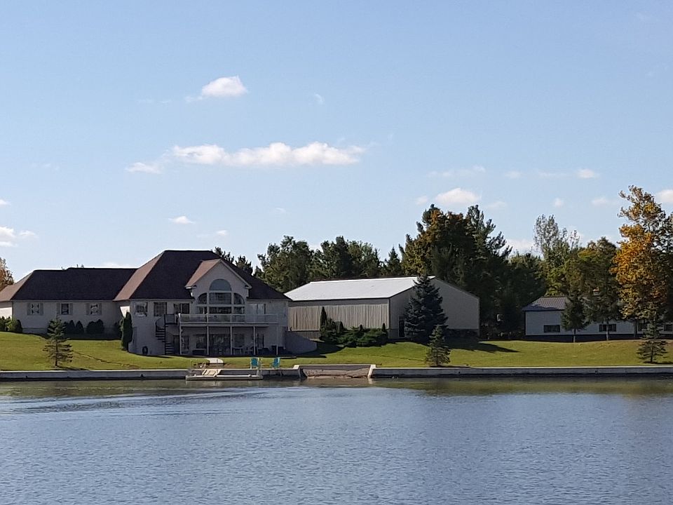 1st image of 778 Seneca Dr