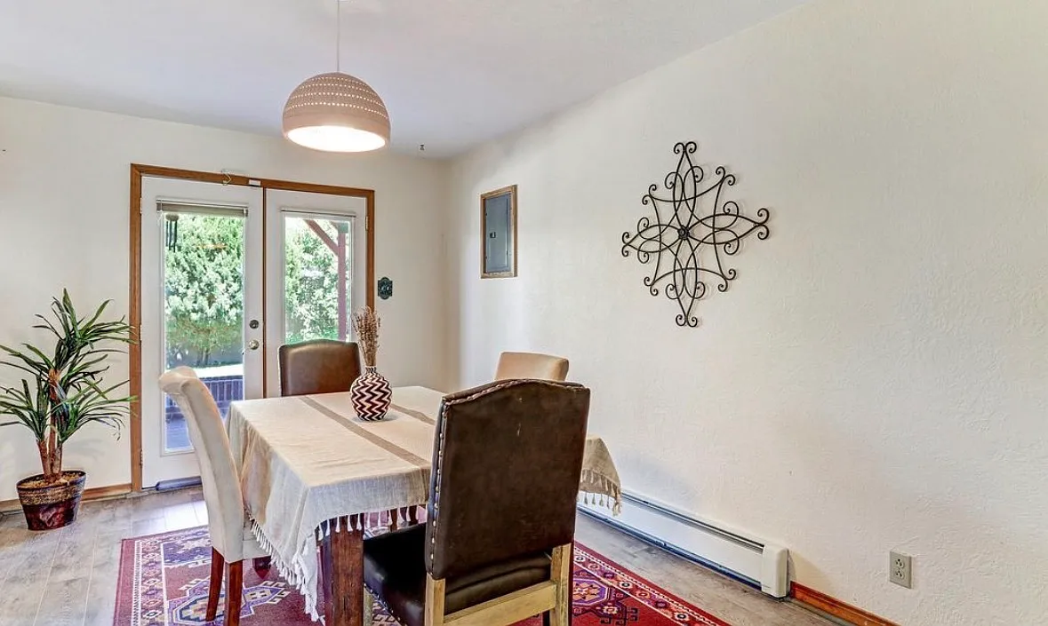 3 bed, 3.5 bath, 2535 sqft, $3,000 — Photo 3