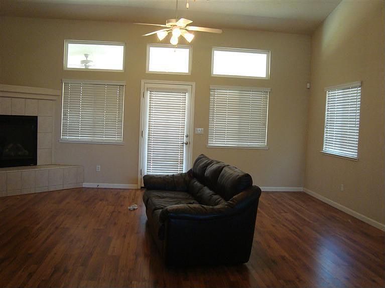 2nd image of 2570 Tiffany Way