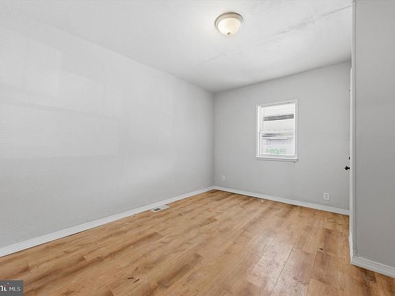 3rd image of 336 N Gross St