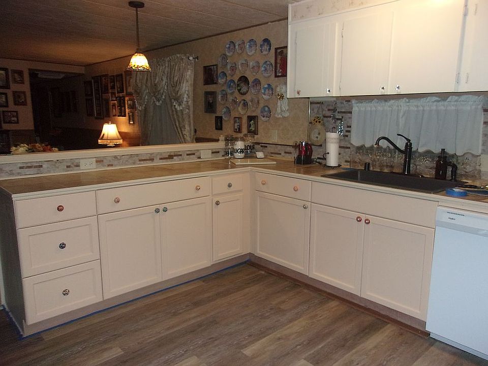 2nd image of 3195 F Rd Trailer 2