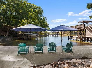 18420 Rosapenny Rd, Charlotte, NC 28278