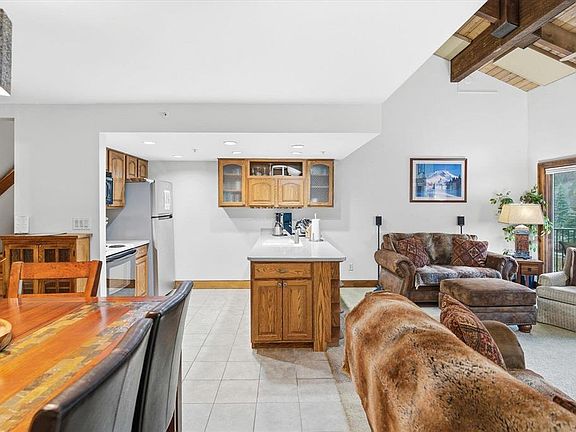 4th image of 961 N Tamarron Drive #559