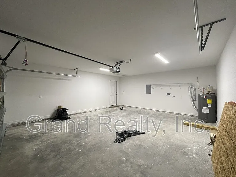 6217 Fox Run St — Photo 17