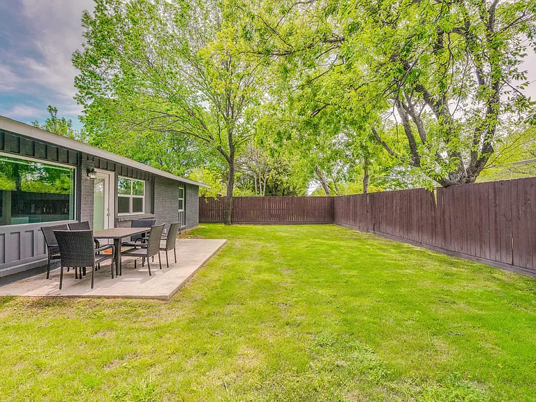 12005 Cromwell Dr — Photo 27