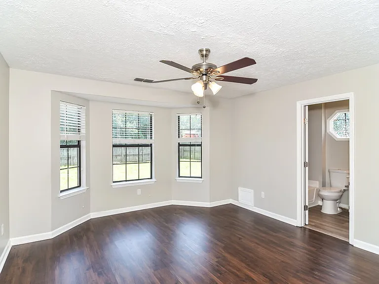312 Pine Ridge Ln — Photo 10
