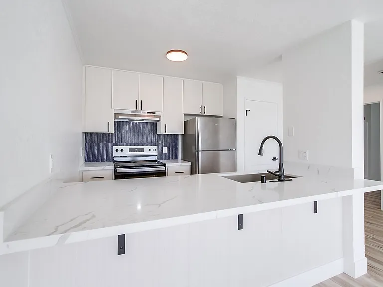 The Lucci | Renovated 1 & 2 Bedroom Apartments in Clairemont — Photo 10