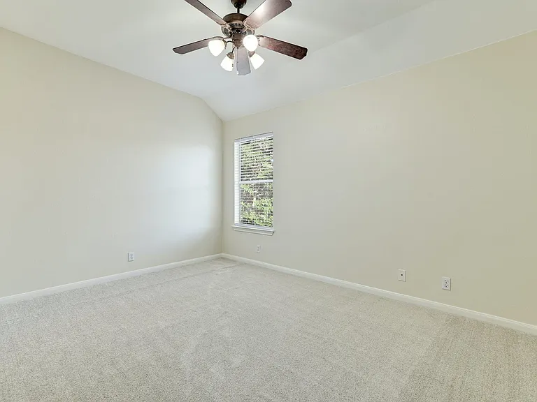20308 Farm Pond Ln — Photo 31