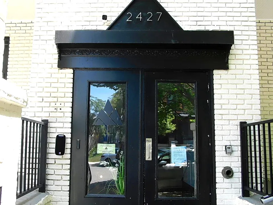 2427 Lakeview Ave #1D
