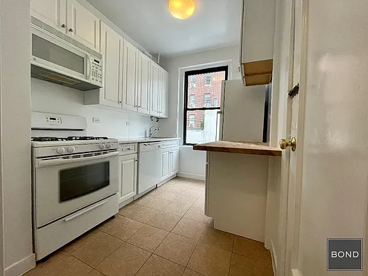 Rented by Bond New York | media 8