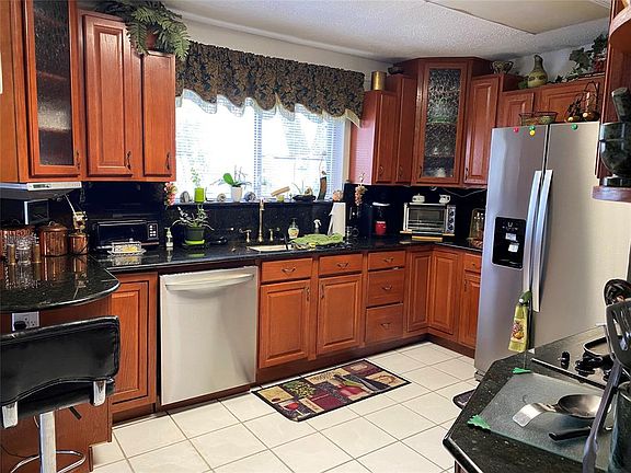 4th image of 850 Frances Dr