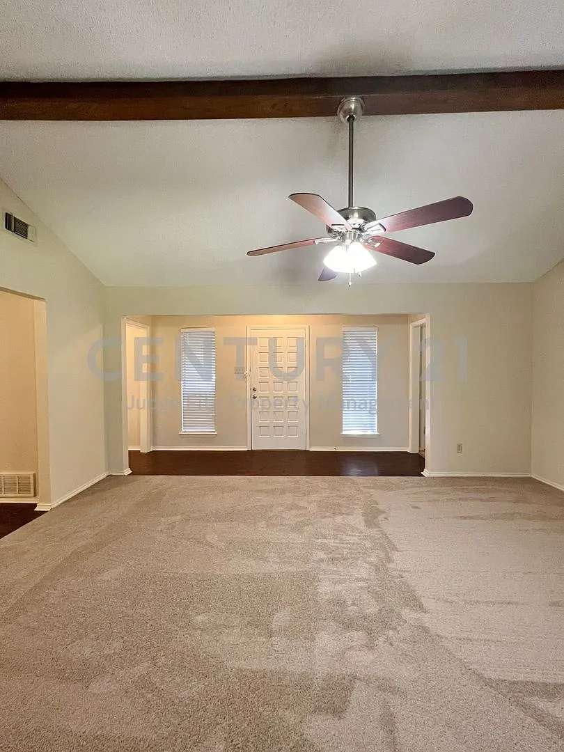 Building Photo - 100 Comanche Ct