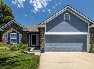 1025 SW 8th Cir, Lees Summit, MO 64081