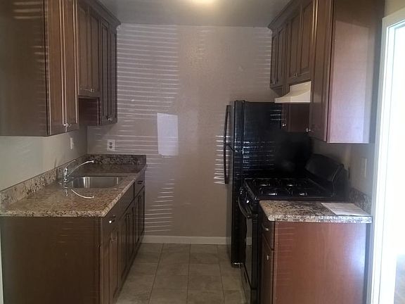 2nd image of 5213 Gordon Dr