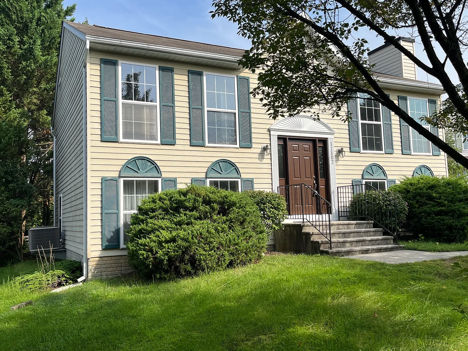 4 bed, 1800 sqft, $2,700 — Photo 1