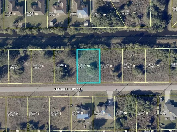 825 Frederick Reid St E, Lehigh Acres, FL 33974