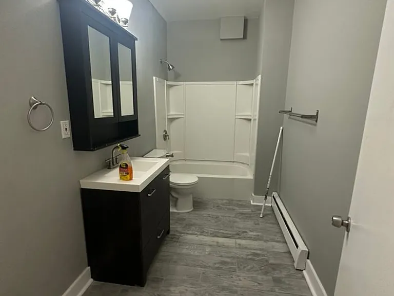 946 State St #2L — Photo 6