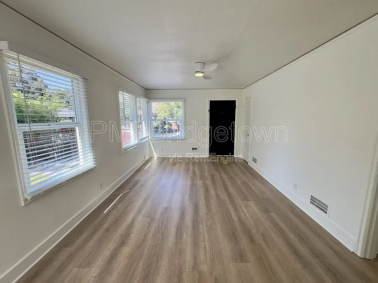 5420 NE 13th Ave — Photo 3