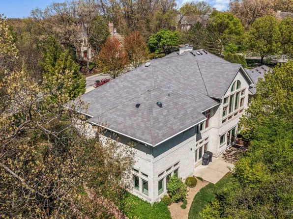 3 Arcadia Ct, Burr Ridge, IL 60527