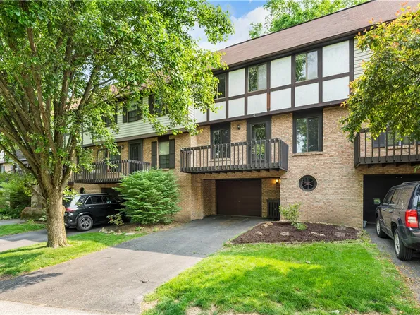 2748 Bingham Dr, Pittsburgh, PA 15241