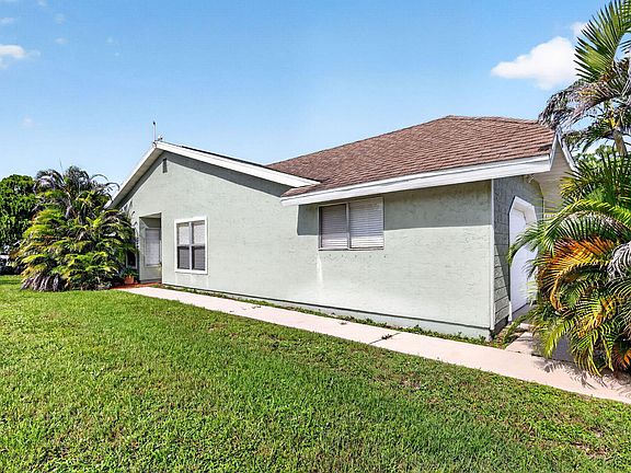 4th image of 1713 SE Ryecroft Court