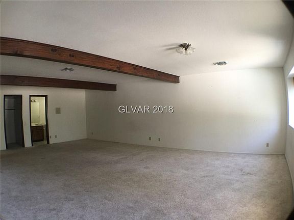 2nd image of 22 Quail Hollow Dr