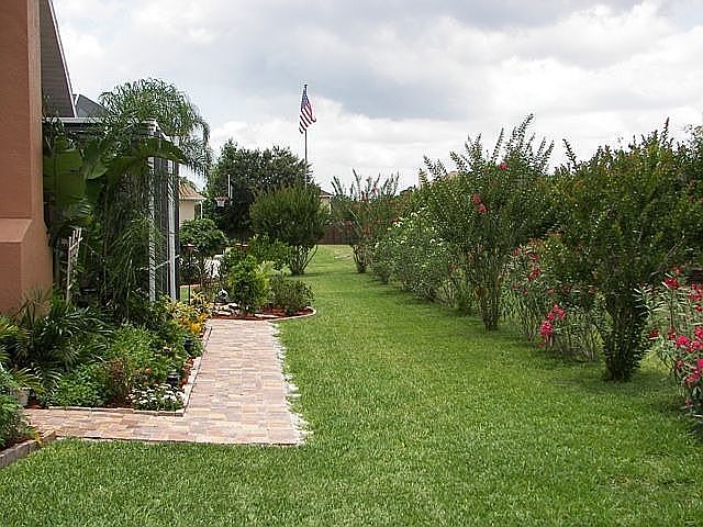 Tumbled paver garden walkway